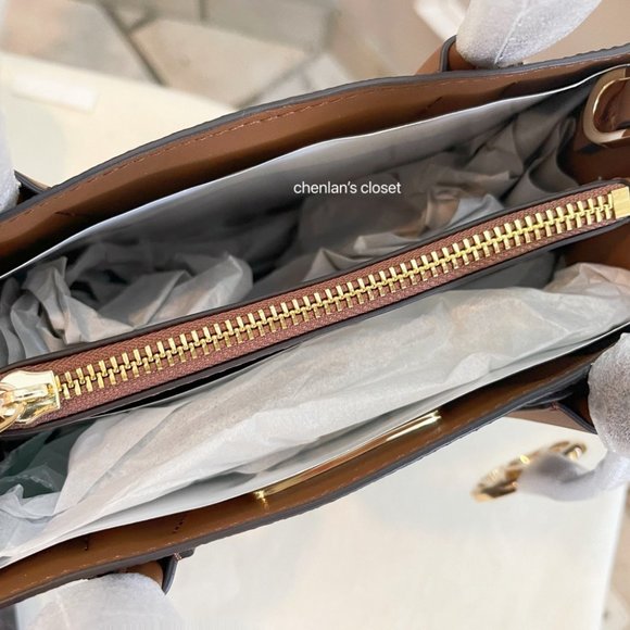 🎀NeW! Michael Kors Mercer MD Messenger - Picture 4 of 7